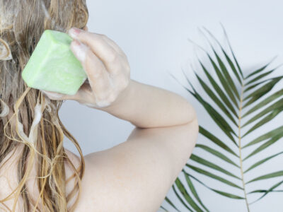 Nachhaltig und nützlich festes Shampoo und Haarseife