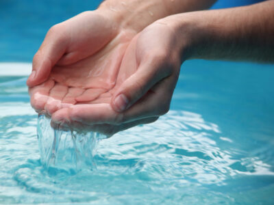 Wasser haltbar machen mit Hausmitteln: Tipps und Tricks