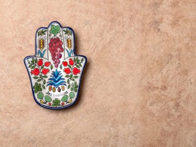 Die Bedeutung der Hamsa-Hand im Buddhismus und anderen Kulturen