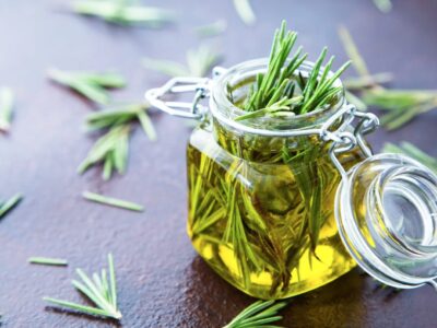 Anwendung von Rosmarinöl für die Haare: Die besten Tipps und Vorteile