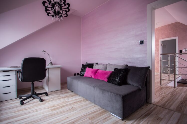 Kleines Jugendzimmer mit Dachschräge einrichten: clevere Ideen für mehr Platz und Stil